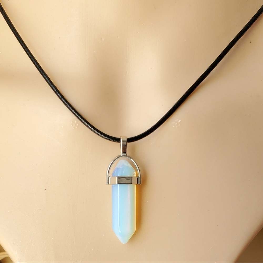 💎$3 WITH BUNDLE💎 Opalite Pendant Necklace w/Cord